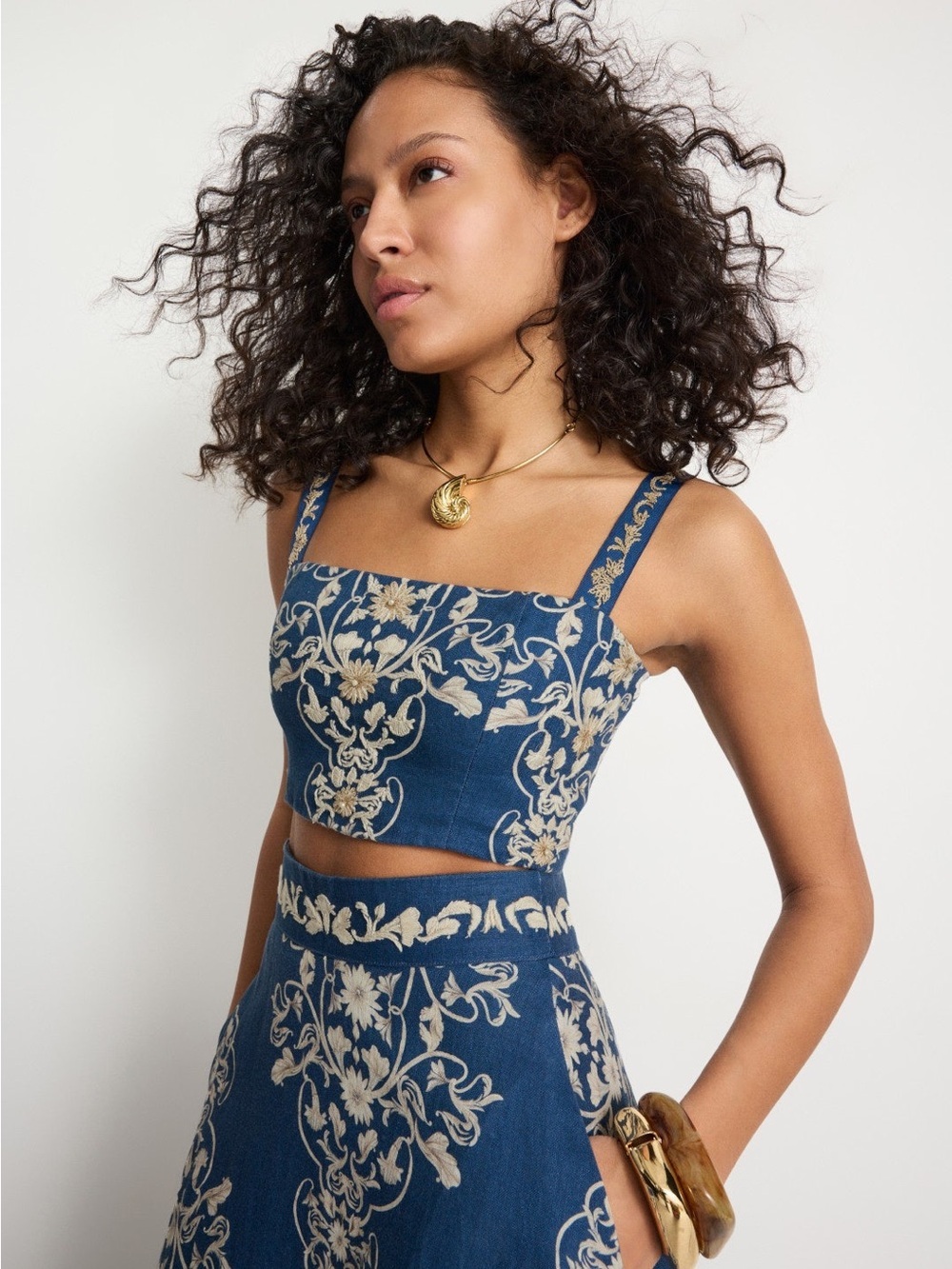 Agua by Agua Bendita Cacao Ribbons Top
Blue Floral Embroidered Sz XS.